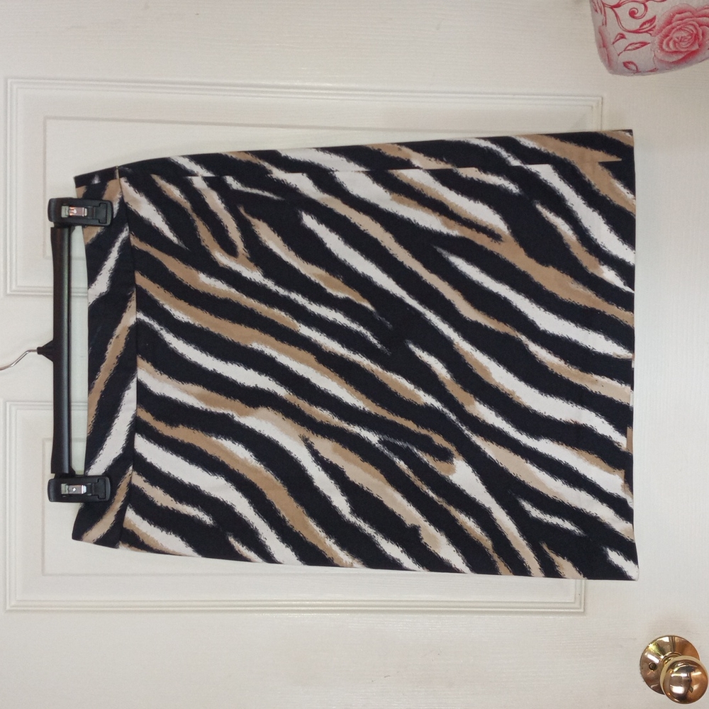 Nice Talbots skirt 4 petite..animal print
